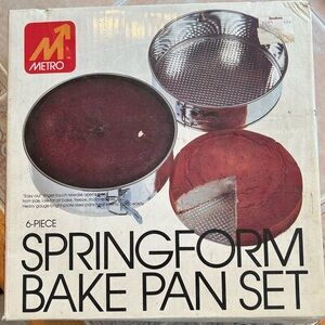 Brand new Springfoam baking pans